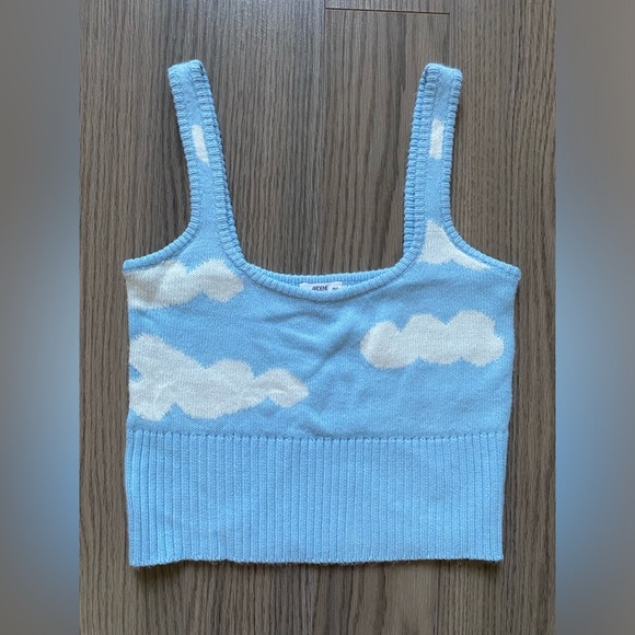Knit Cloud Cropped Top - Picture 1 of 4